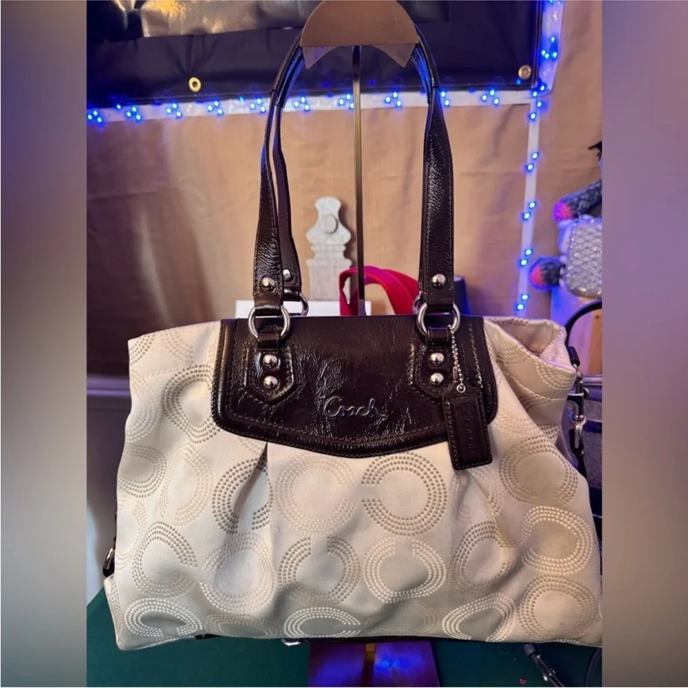 Coach chic shoulder